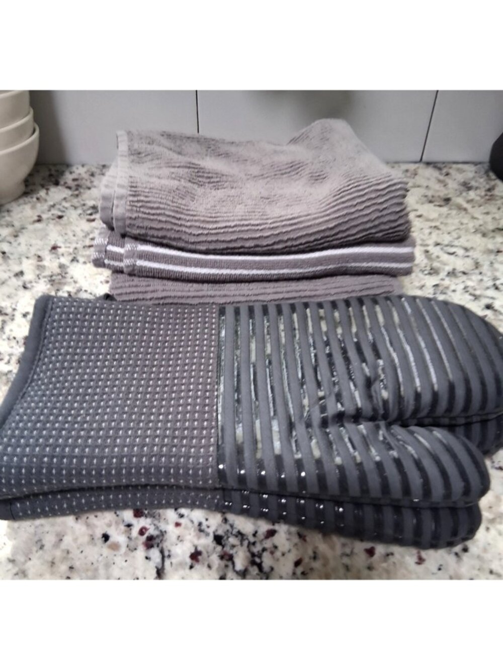 Set of 2 Kitchen Oven Mitts & 4 Hand Towels Gray 6pc bundle kitchen essentials